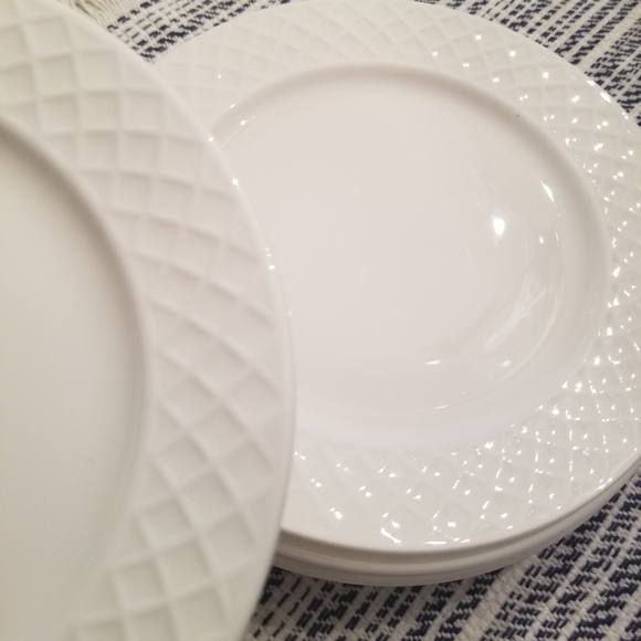 Mikasa Trellis White Appetizer Plates - Picture 3 of 6